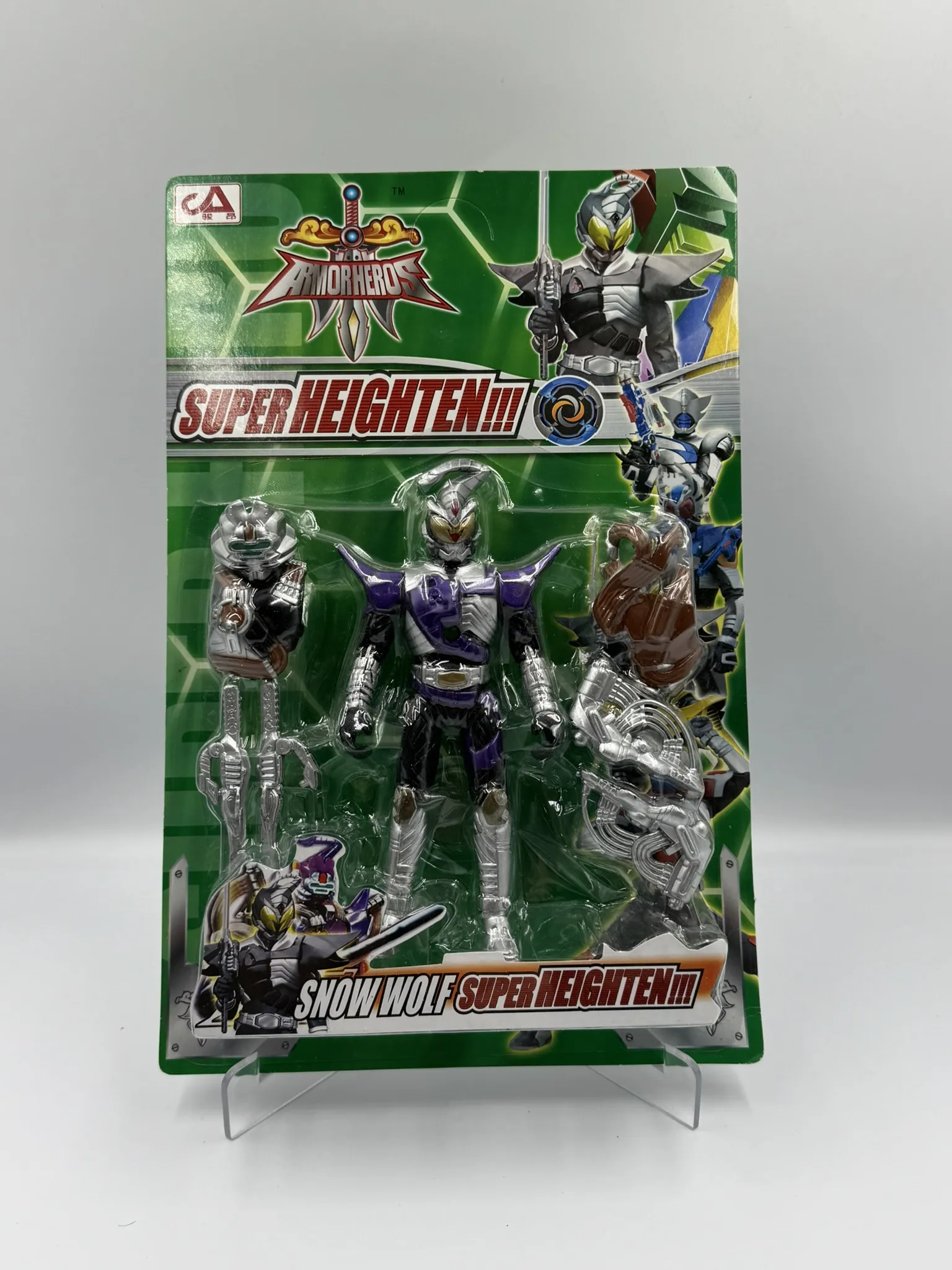 Figura Kamen Rider - Snow Wolf (Bootleg) - Armadura Plateada/Morada - Empaque Verde