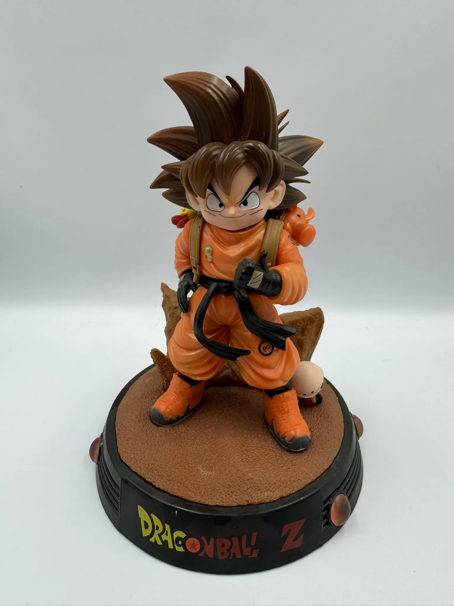 Figura Goku pequeño con base - Dragon Ball Z