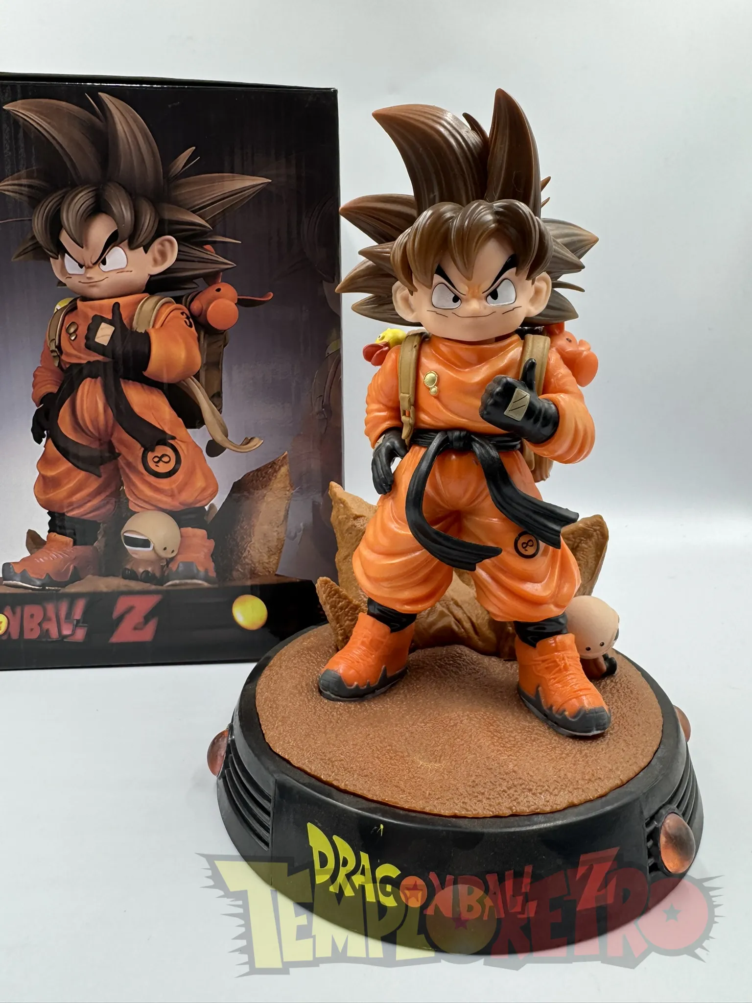 Figura Goku pequeno con base - Dragon Ball Z (Pelo Cafe)