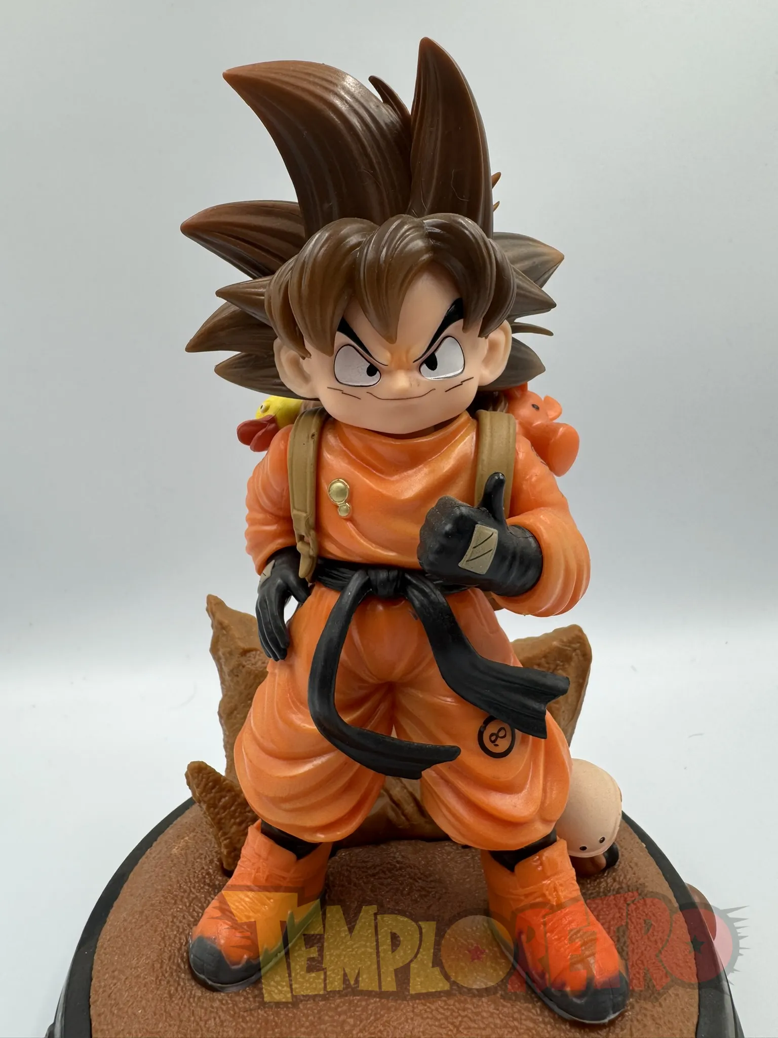 Figura Goku pequeno con base - Dragon Ball Z (Pelo Cafe)