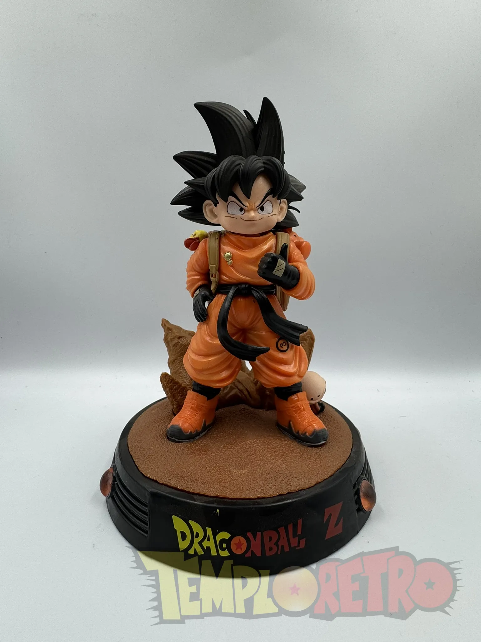 Figura Goku pequeno con base - Dragon Ball Z (Pelo Cafe)