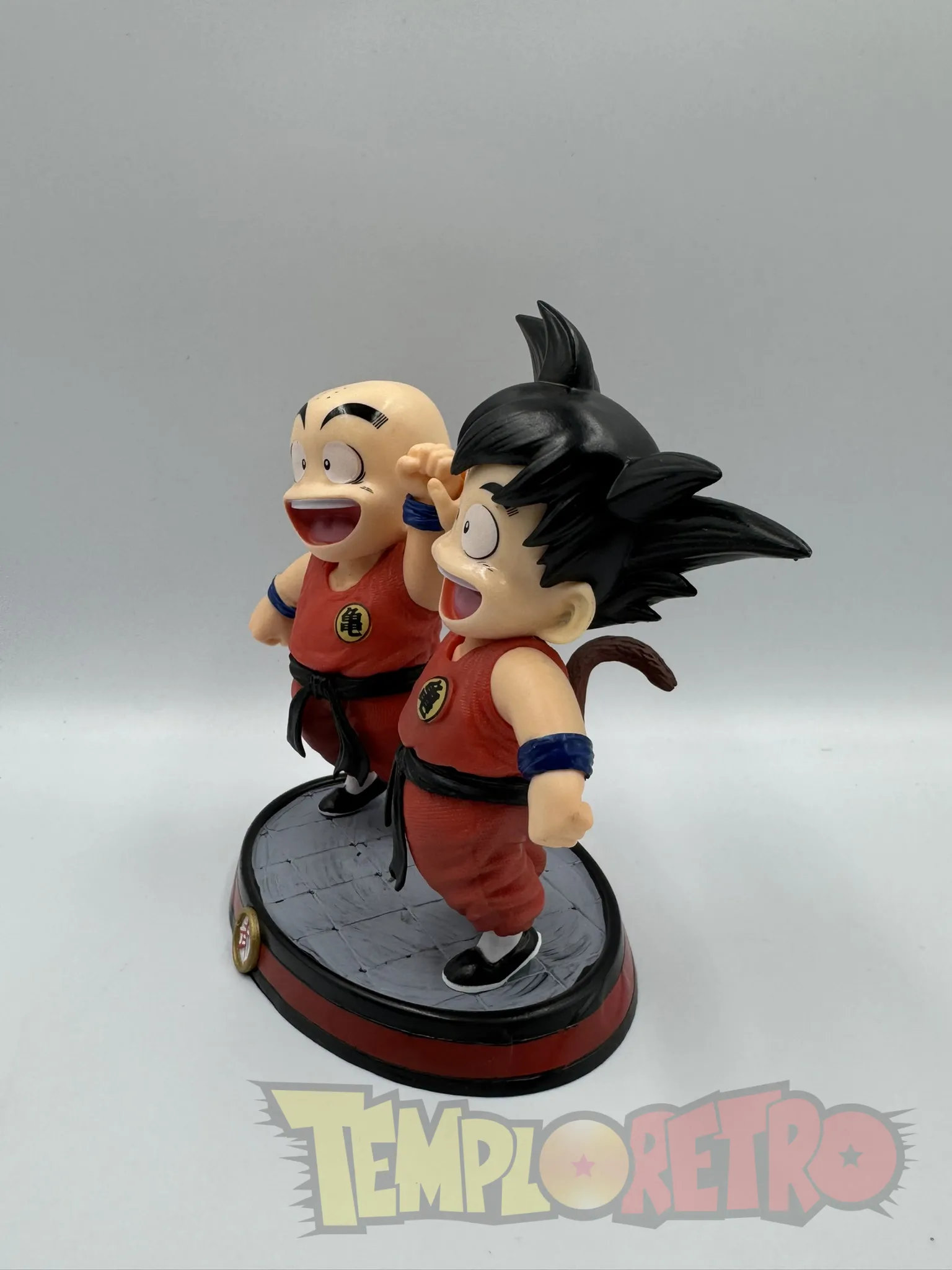 Figura Goku y Krilin con Base