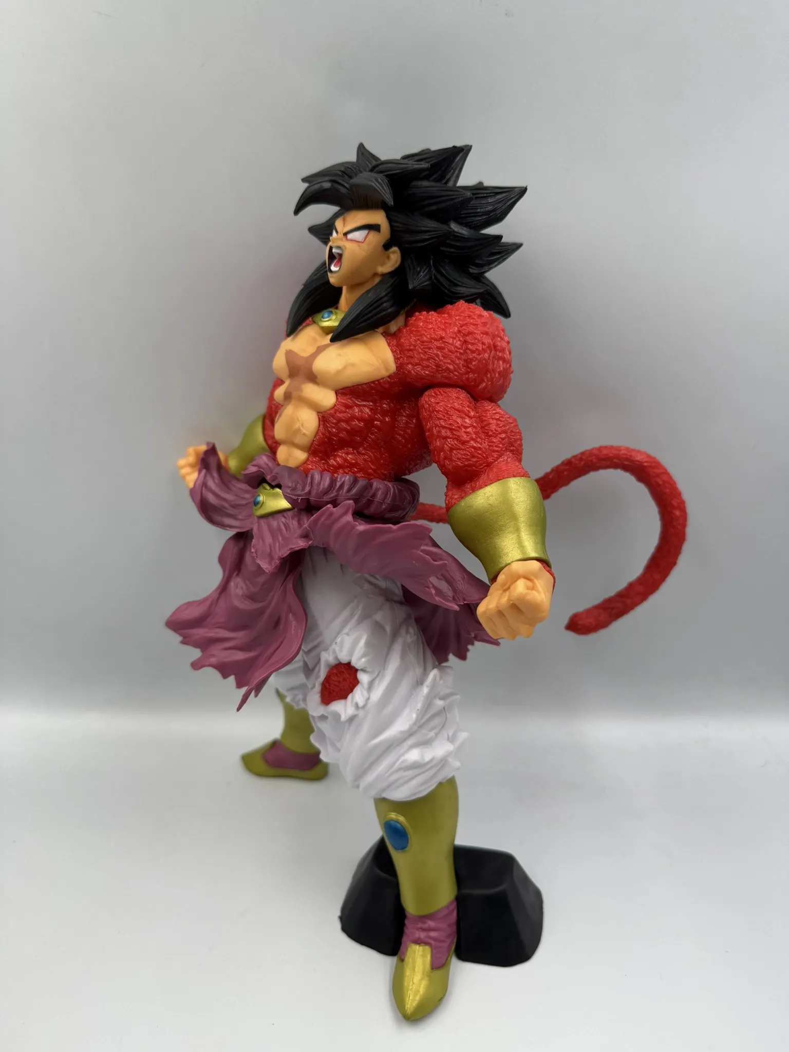 Figura  Broly SSJ 4