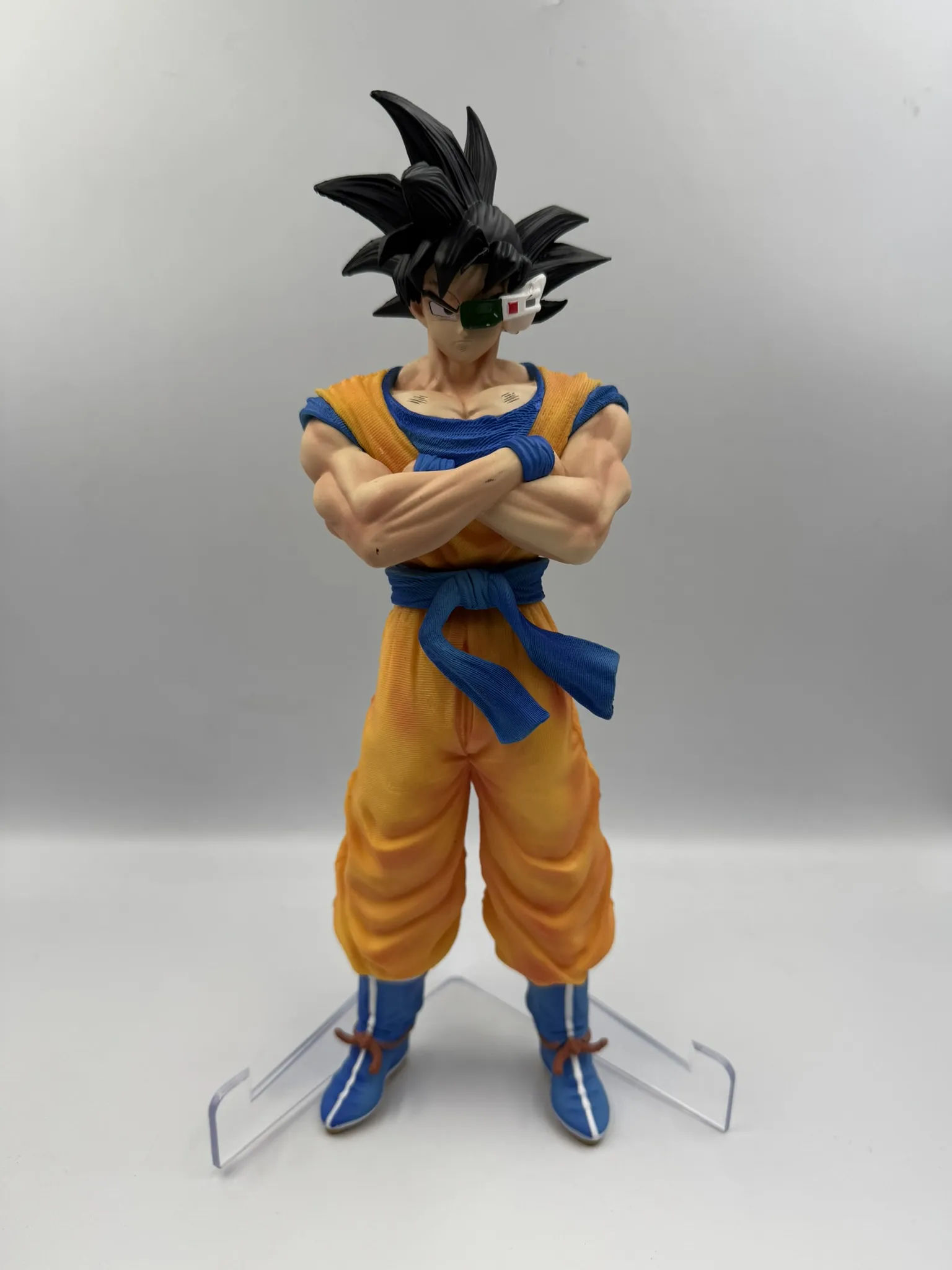 Figura Goku con rastreador